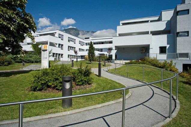 LANDES-PFLEGEKLINIK TIROL